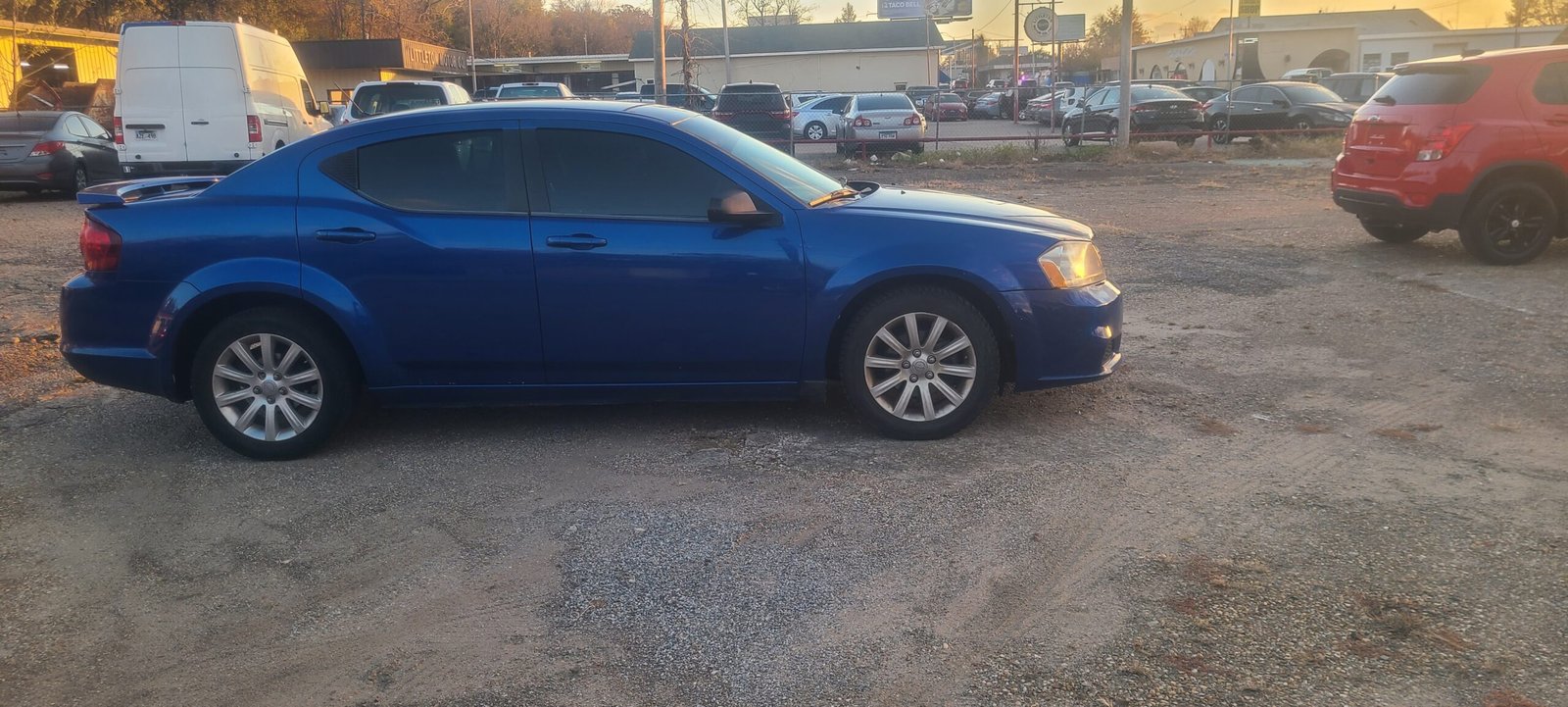 
								2014 DODGE AVENGER, 181K AUT, CLEAN TITLE,4 CYL full									